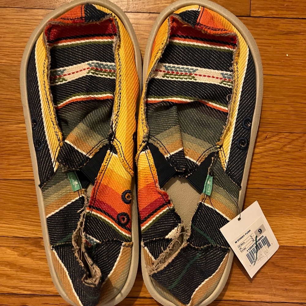 Brand New Men’s 9 Sanuks- Donny Funk Pattern